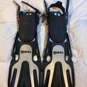 Mares Volvo Black & Gray Open-Heel Scuba Fins